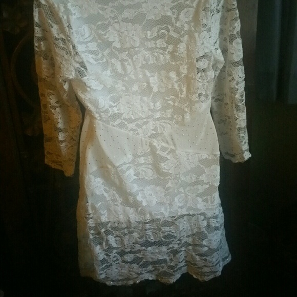 Cream lace tunic in new condition - Picture 3 of 4